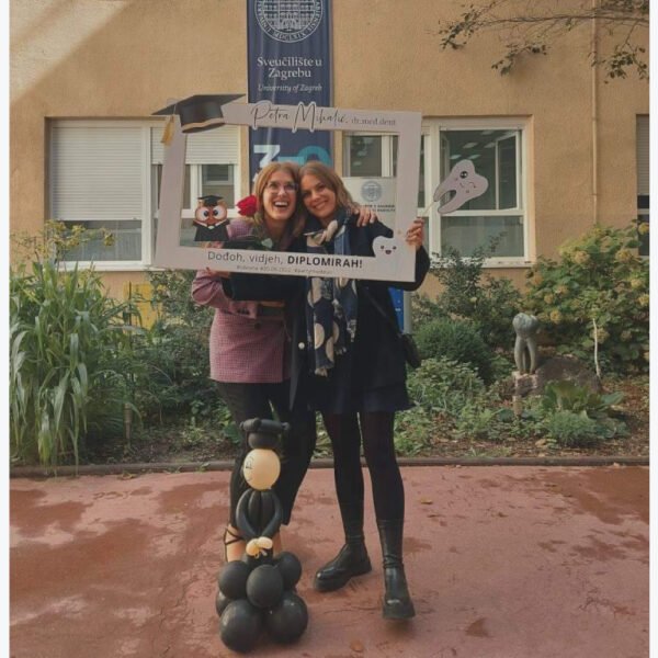 cura-s-okvirom-za-promociju2 Personalizirani okvir za promociju i diplomu